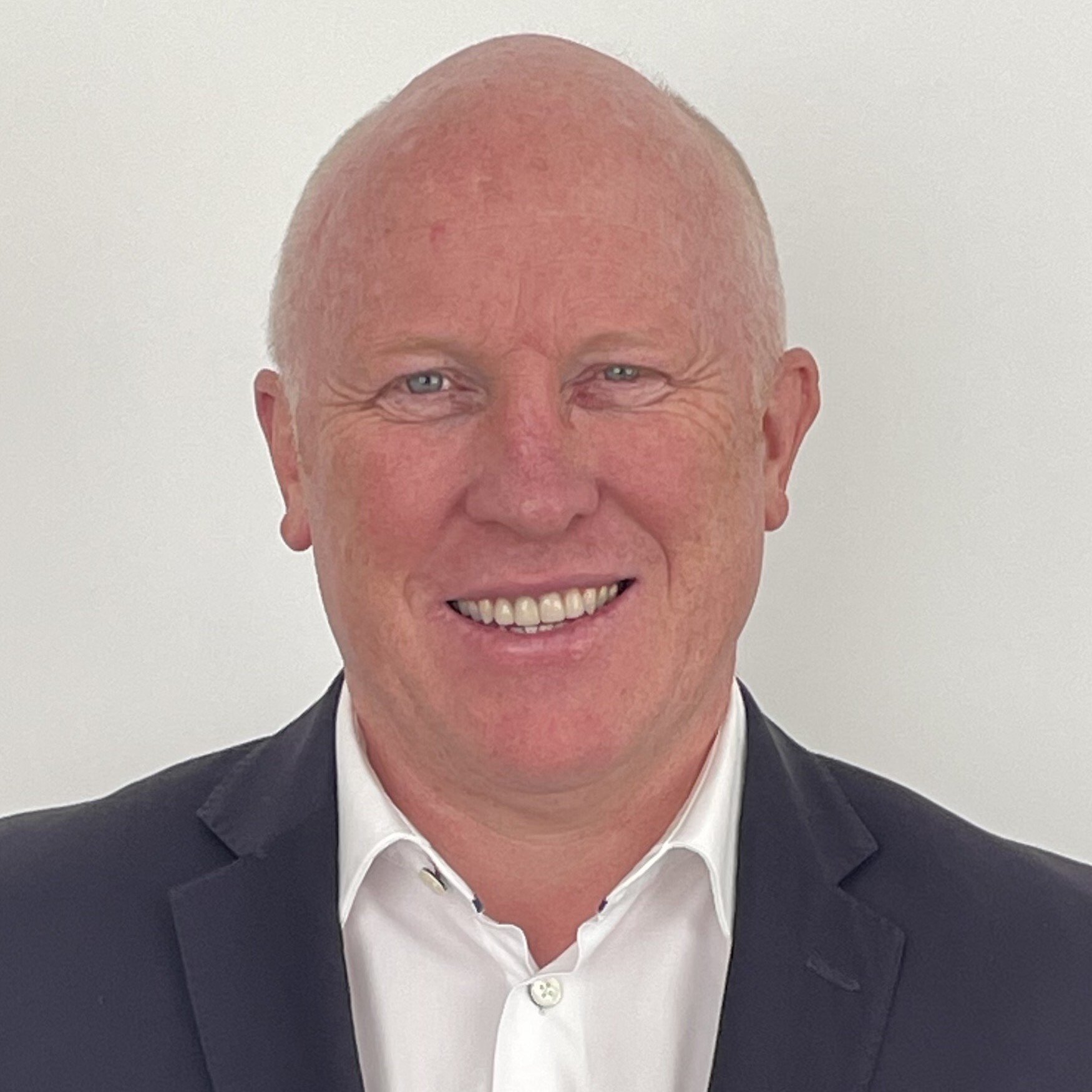 Headshot Fraser Whineray Photo Cropped
